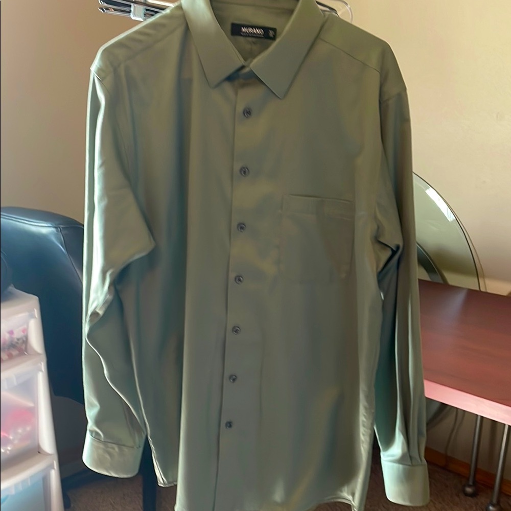 Murano Green Dress Shirt Long-Sleeved Button-Up